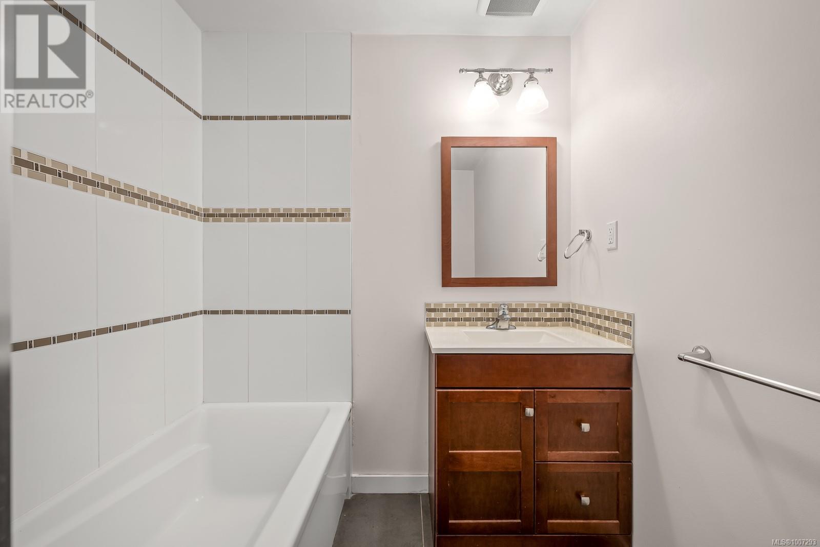 9900 Greenhill Rd, Denman Island