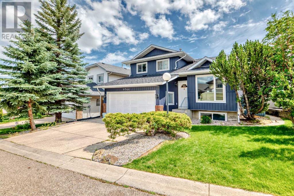 9744 Sanderling Way NW, Calgary, Alberta