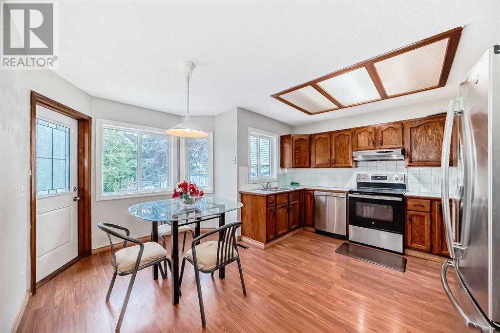 Single Family House 4 Level for Sale in  Sanderling Way NW Sandstone Valley Calgary 