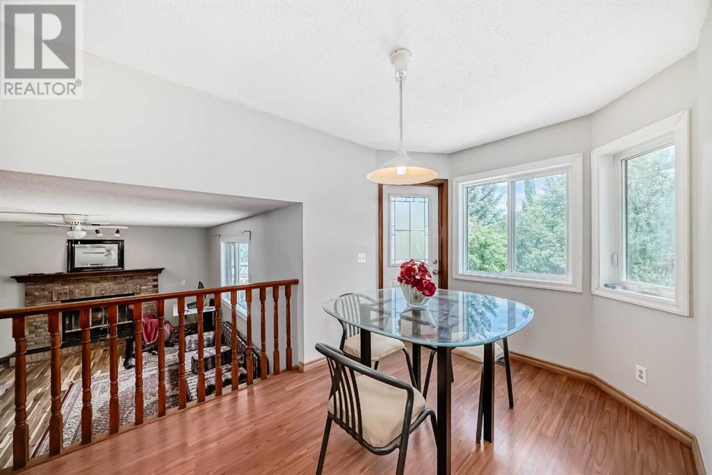 Single Family House 4 Level for Sale in  Sanderling Way NW Sandstone Valley Calgary 
