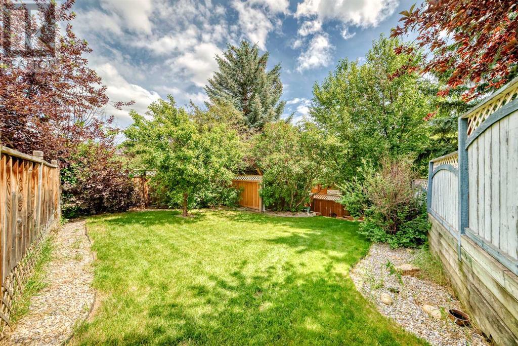 Single Family House 4 Level for Sale in  Sanderling Way NW Sandstone Valley Calgary 