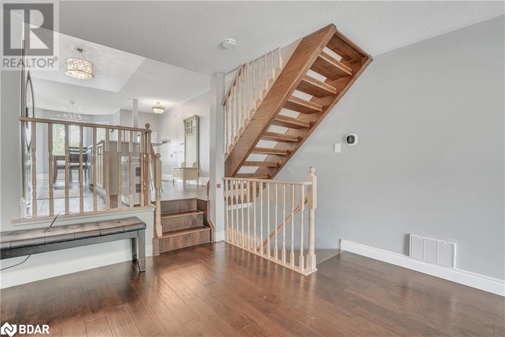 Photo 20 of 16 Victorway Drive, Barrie ON