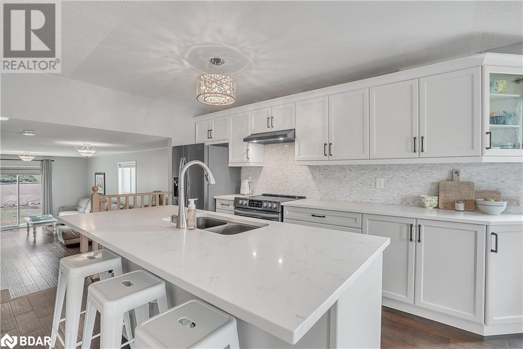 Photo 9 of 16 Victorway Drive, Barrie ON