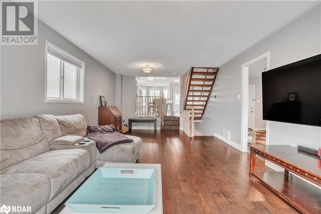 Photo 15 of 16 Victorway Drive, Barrie ON