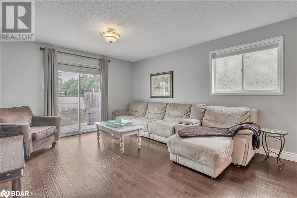Photo 13 of 16 Victorway Drive, Barrie ON