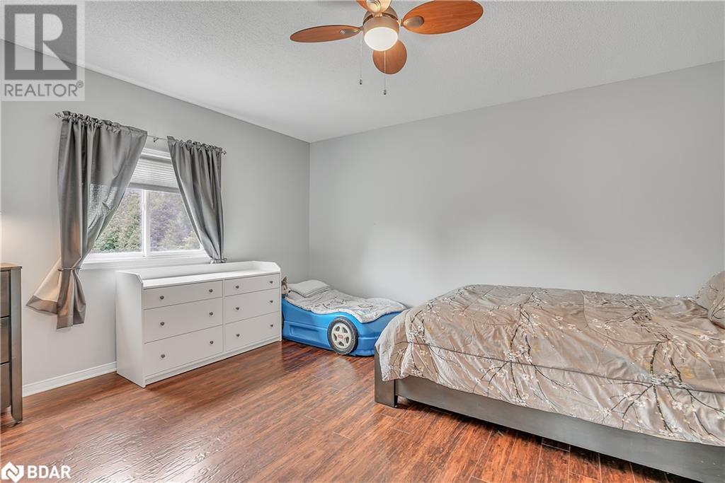 Photo 21 of 16 Victorway Drive, Barrie ON