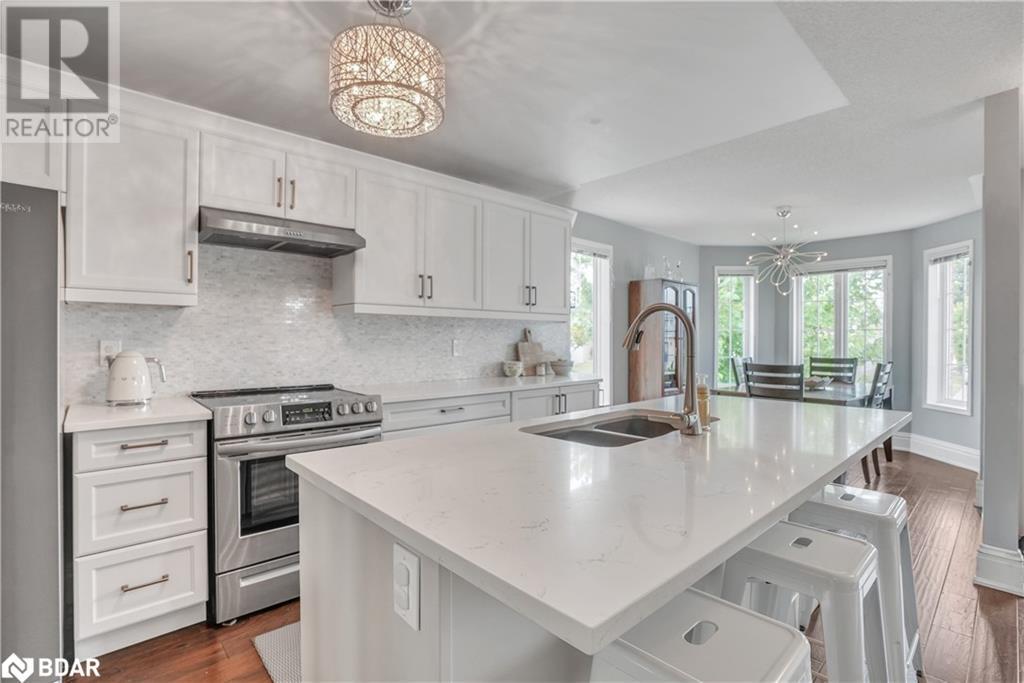 Photo 7 of 16 Victorway Drive, Barrie ON