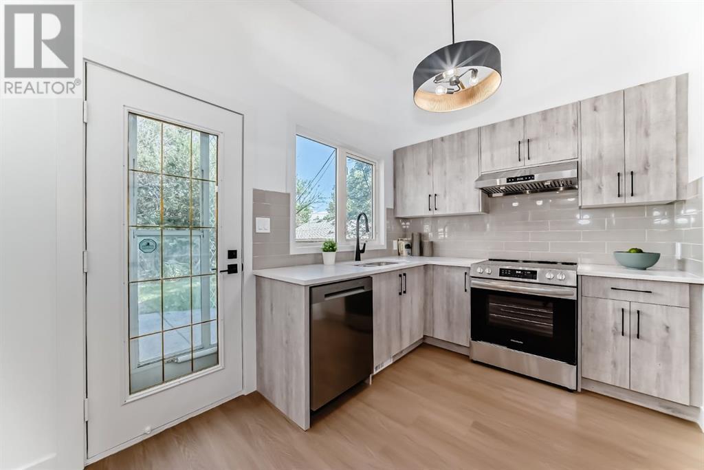 Single Family House 3 Level for Sale in  Glenpatrick Drive SW Glenbrook Calgary 