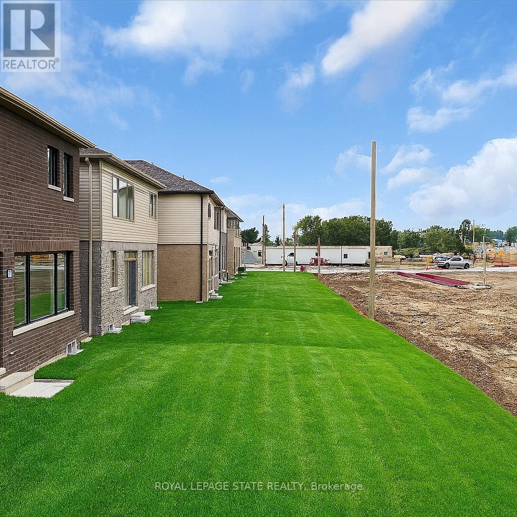 Photo 13 of 628 Windwood Drive, Hamilton ON
