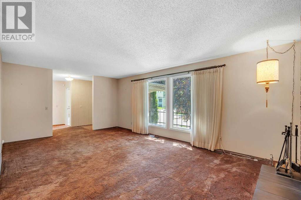 Single Family House Bungalow for Sale in  Valiant Drive NW Varsity Calgary 