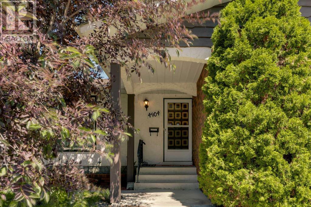 Single Family House Bungalow for Sale in  Valiant Drive NW Varsity Calgary 