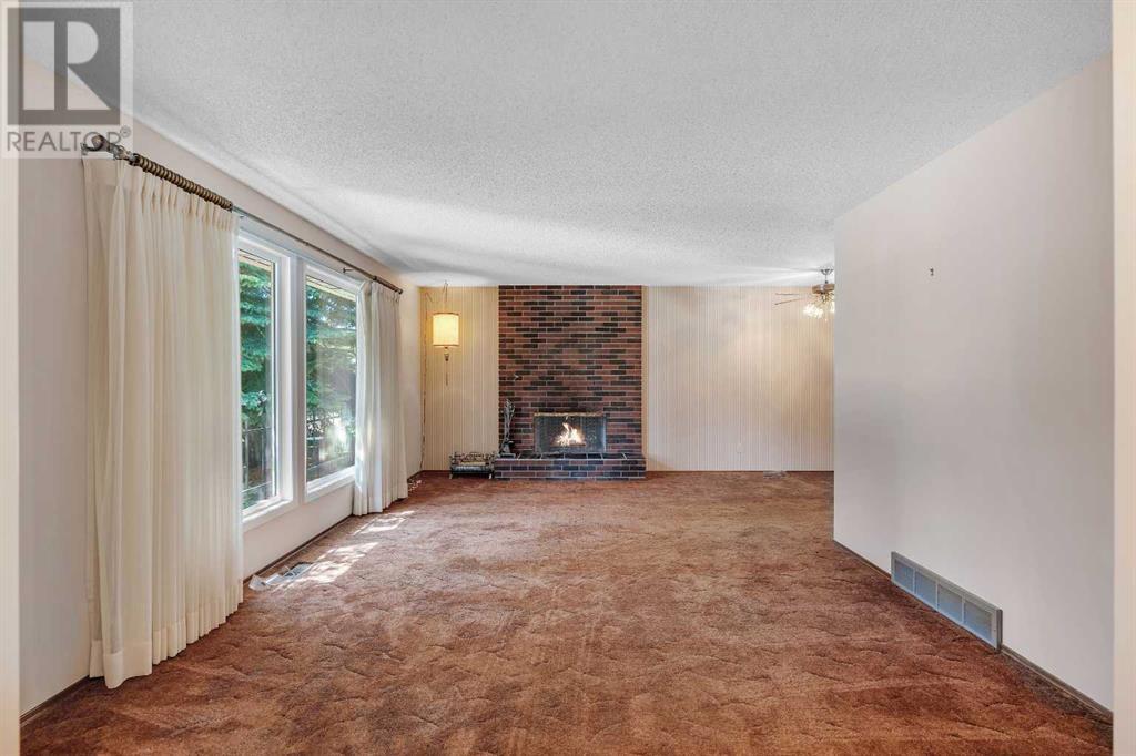 Single Family House Bungalow for Sale in  Valiant Drive NW Varsity Calgary 