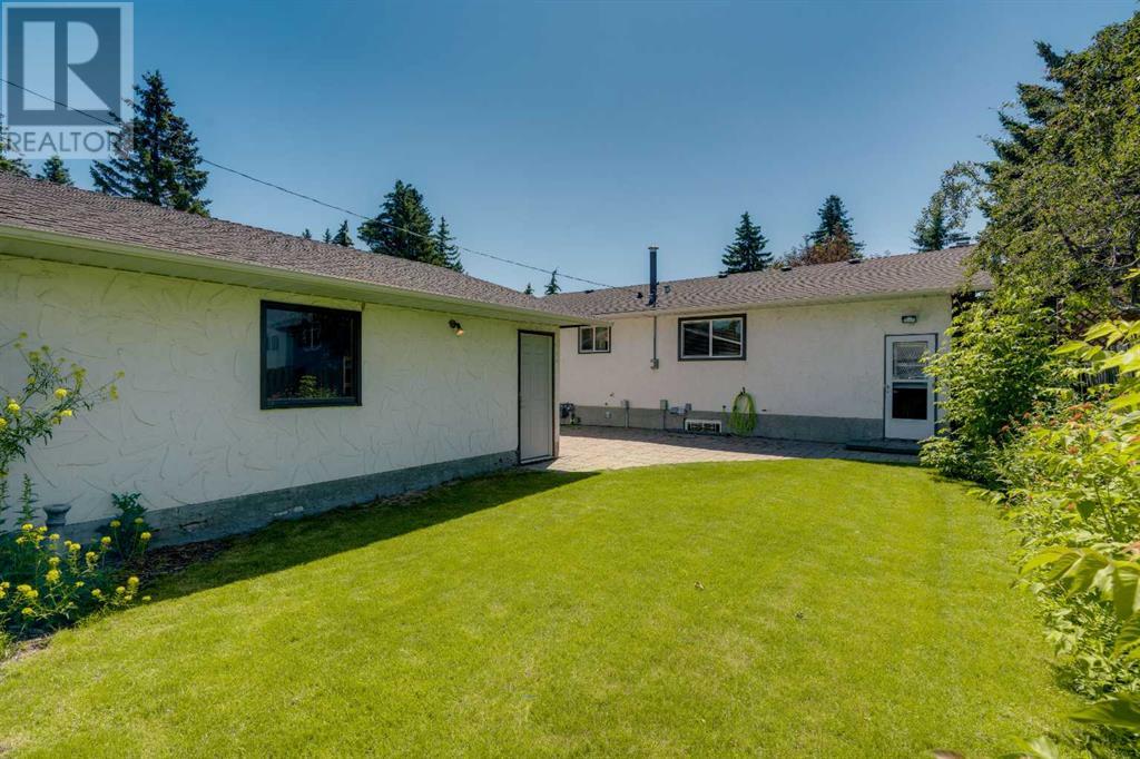 Single Family House Bungalow for Sale in  Valiant Drive NW Varsity Calgary 