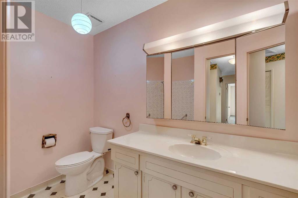 Single Family House Bungalow for Sale in  Valiant Drive NW Varsity Calgary 