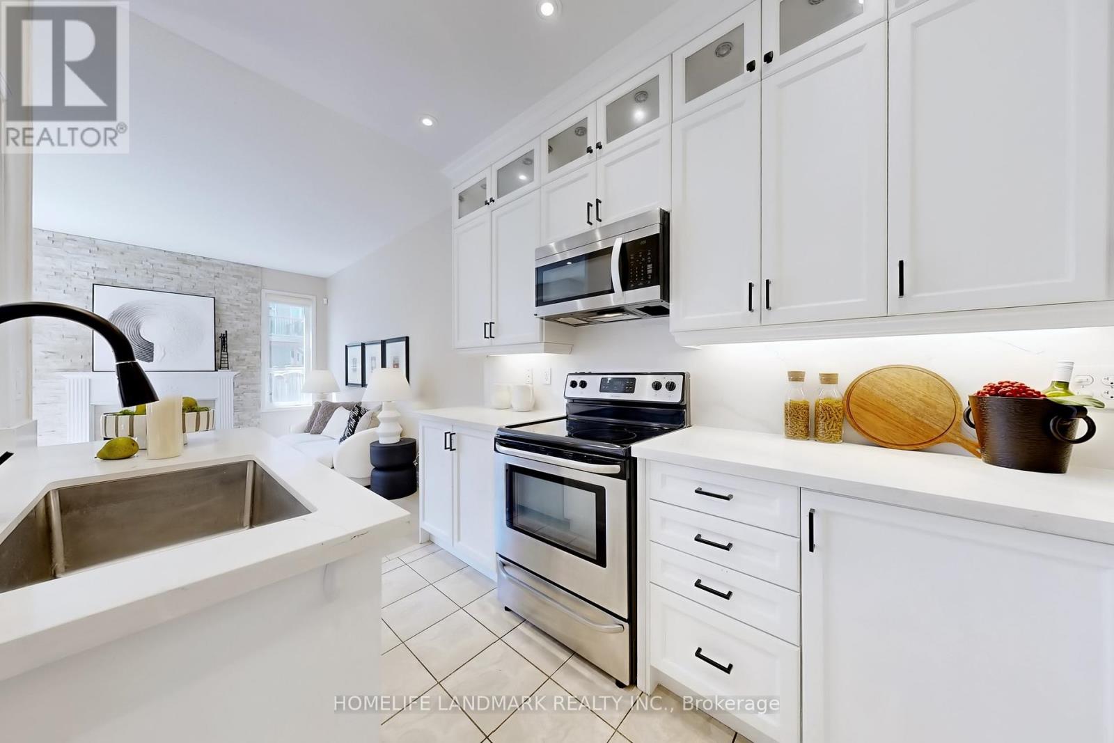 Single Family House for Sale in  BIG HILL CRESCENT Vaughan (Patterson) 