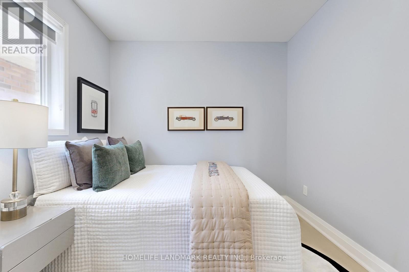 Single Family House for Sale in  BIG HILL CRESCENT Vaughan (Patterson) 