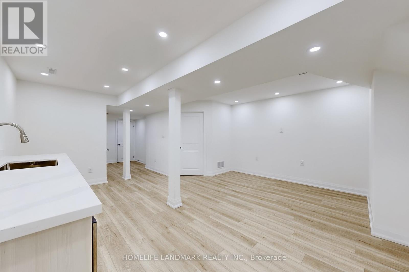 Single Family House for Sale in  BIG HILL CRESCENT Vaughan (Patterson) 