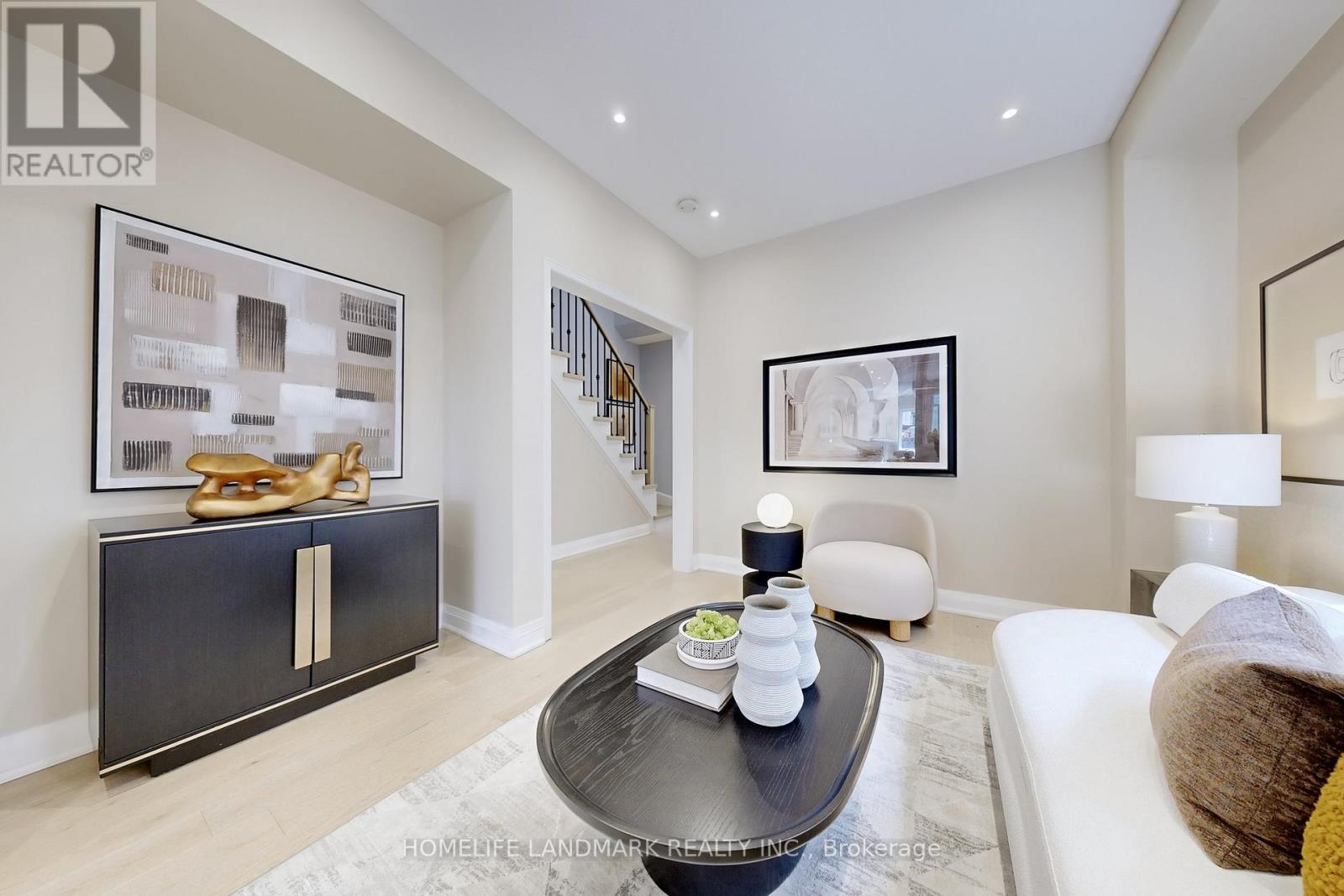 Single Family House for Sale in  BIG HILL CRESCENT Vaughan (Patterson) 