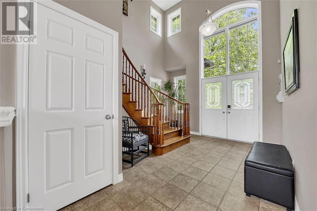 Photo 5 of 4 Moonstone Court, Hamilton ON