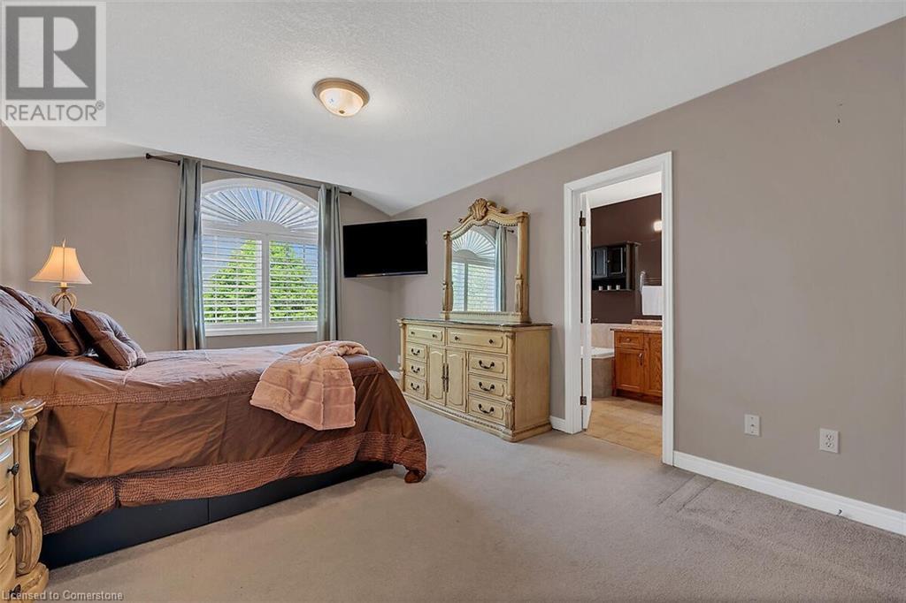 Photo 24 of 4 Moonstone Court, Hamilton ON
