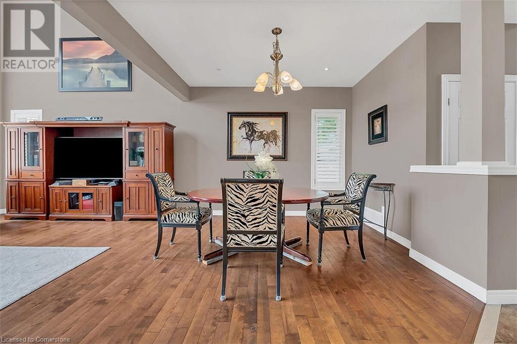 Photo 18 of 4 Moonstone Court, Hamilton ON