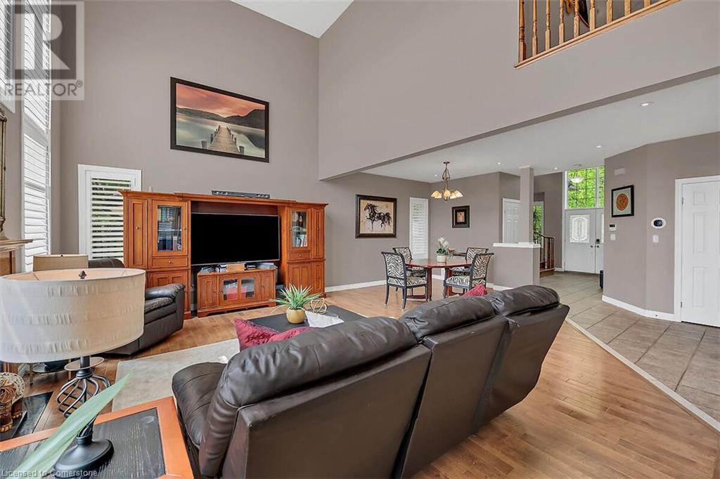 Photo 9 of 4 Moonstone Court, Hamilton ON