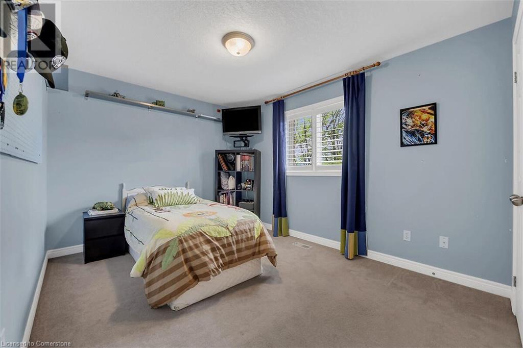 Photo 31 of 4 Moonstone Court, Hamilton ON