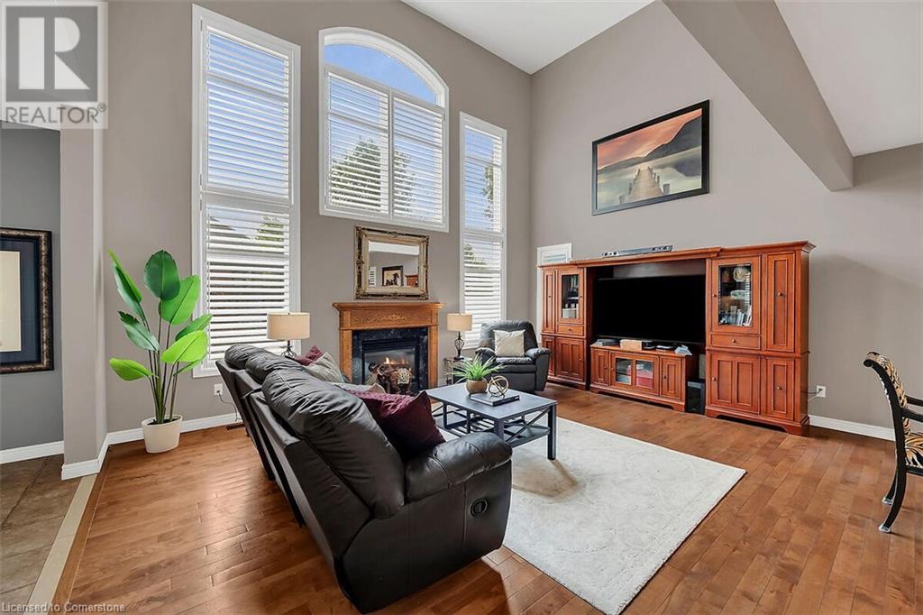 Photo 7 of 4 Moonstone Court, Hamilton ON