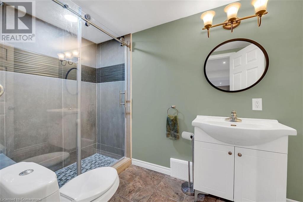 Photo 41 of 4 Moonstone Court, Hamilton ON