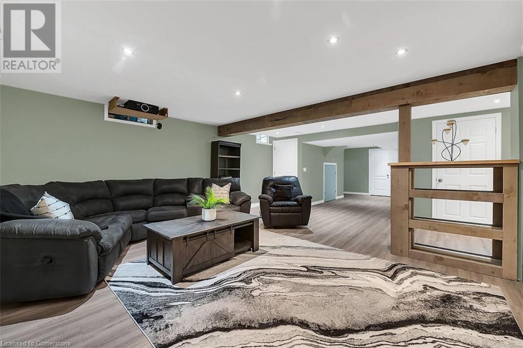 Photo 38 of 4 Moonstone Court, Hamilton ON