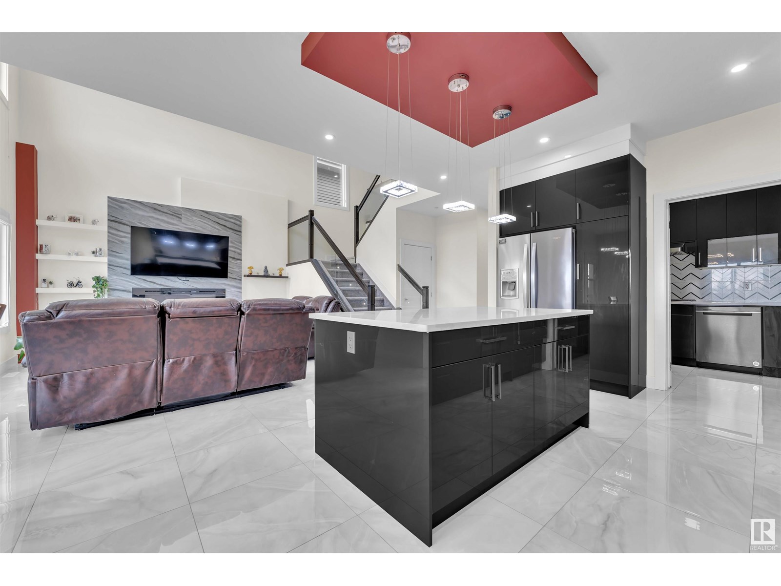 Photo 6 of 220 42 St Sw, Edmonton AB