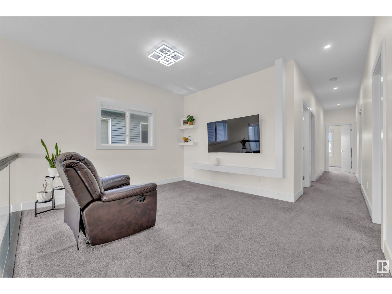 Photo 16 of 220 42 St Sw, Edmonton AB