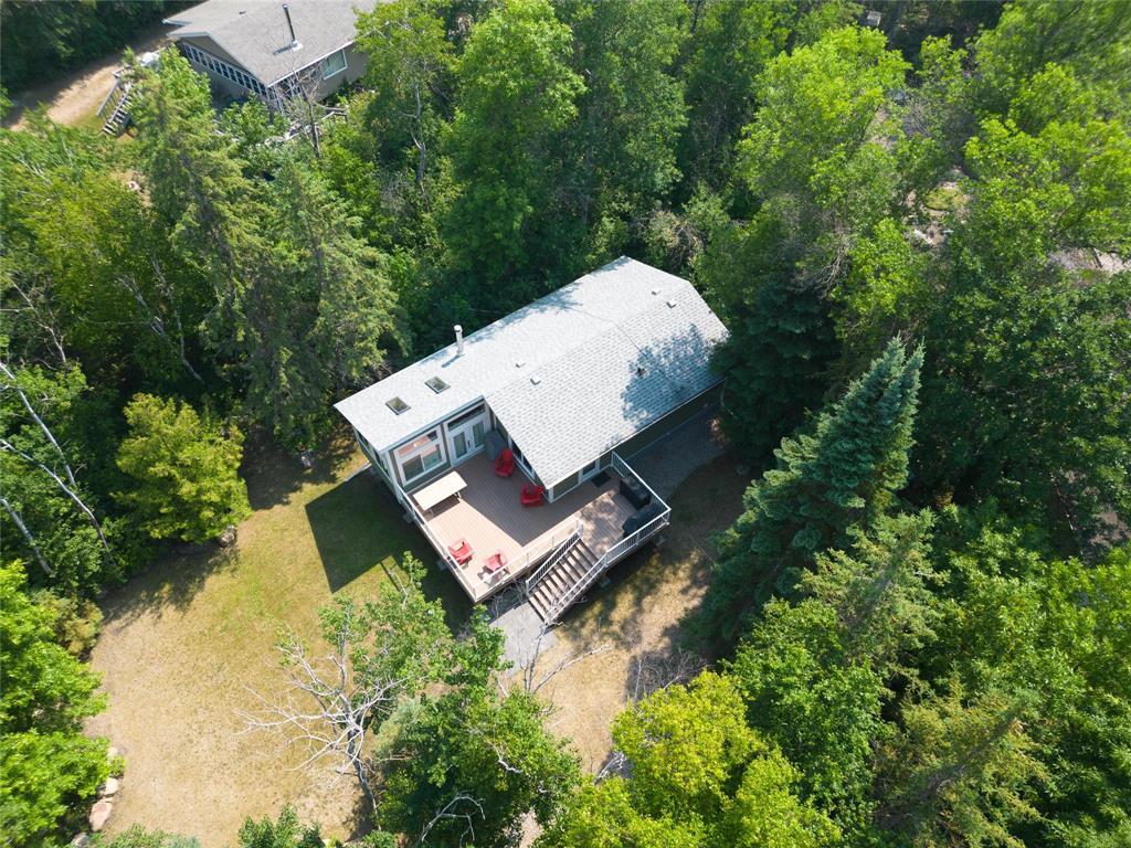 Photo 36 of 19 Birchwood Road, Hillside Beach MB