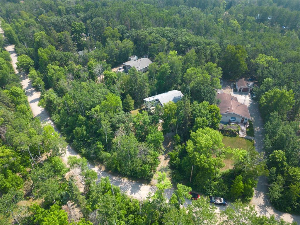 Photo 41 of 19 Birchwood Road, Hillside Beach MB