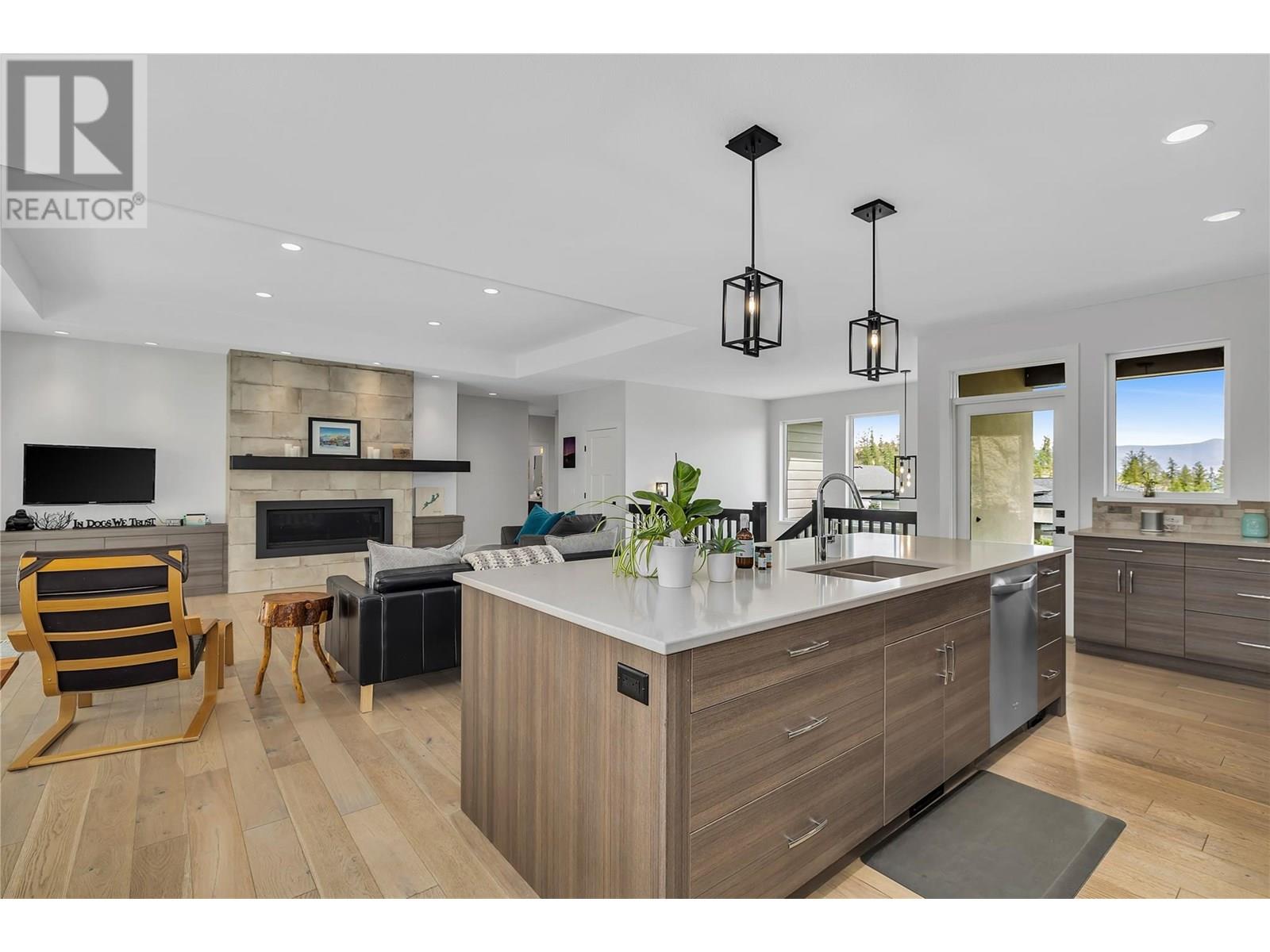  2558 Crown Crest Drive, West Kelowna