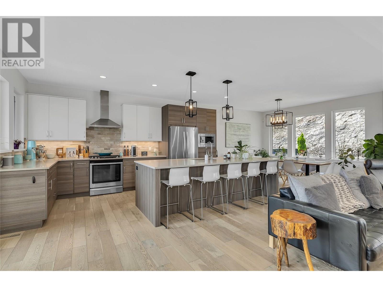  2558 Crown Crest Drive, West Kelowna