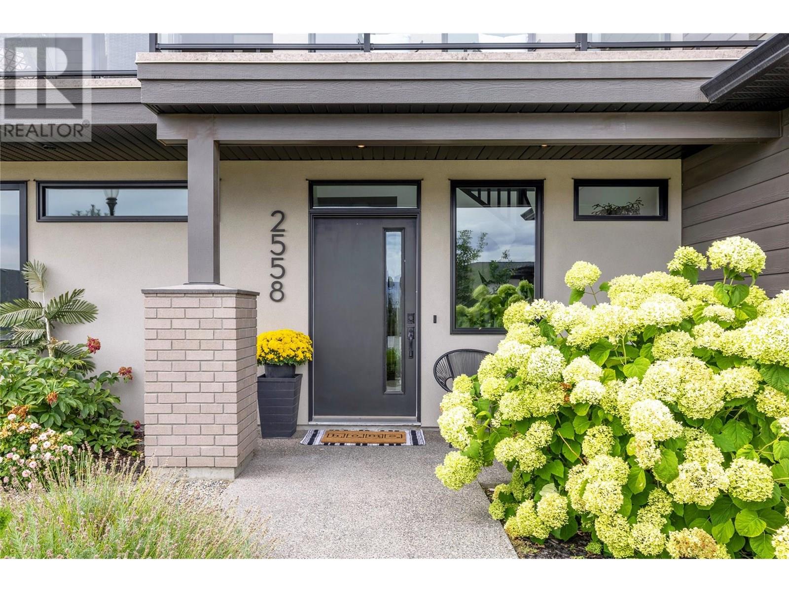  2558 Crown Crest Drive, West Kelowna