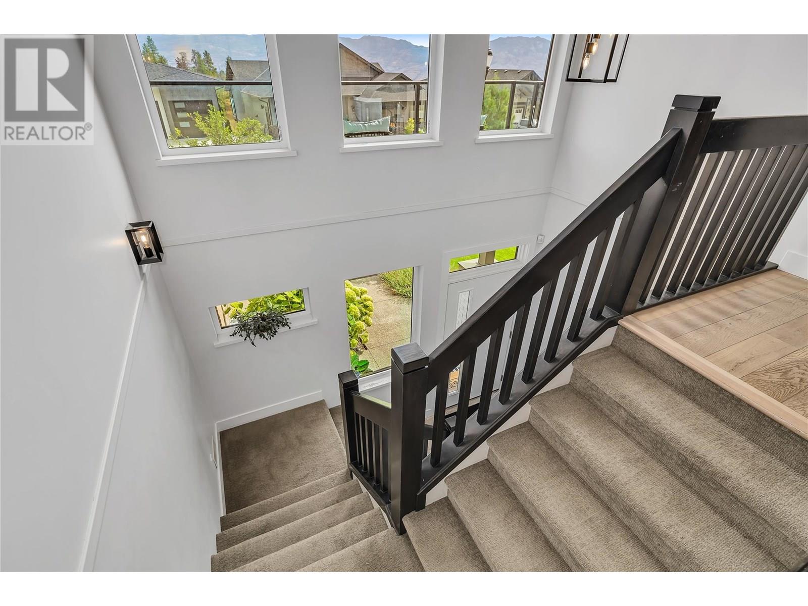  2558 Crown Crest Drive, West Kelowna