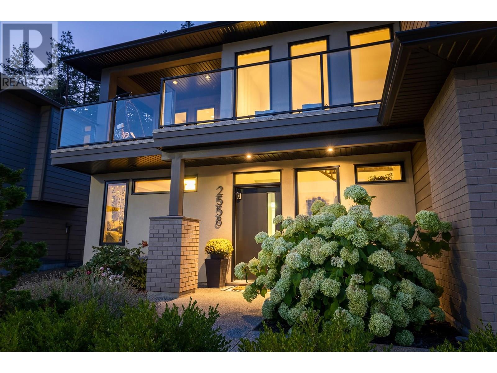  2558 Crown Crest Drive, West Kelowna