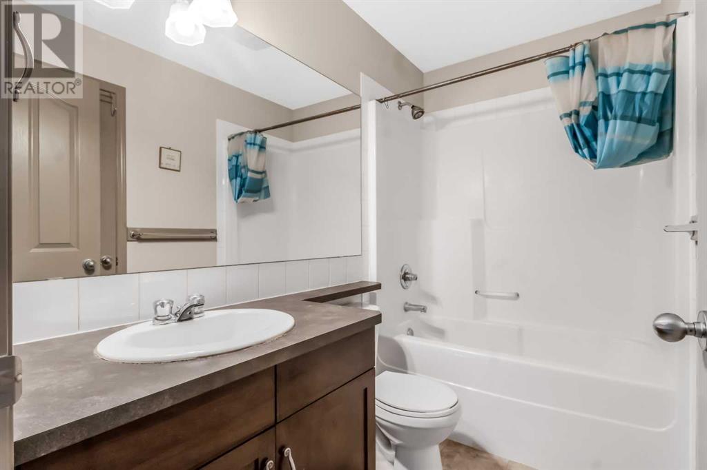 Single Family House for Sale in  New Brighton Drive SE New Brighton Calgary 