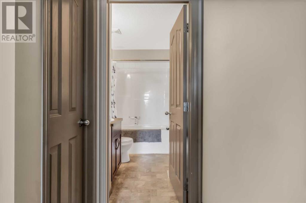 Single Family House for Sale in  New Brighton Drive SE New Brighton Calgary 