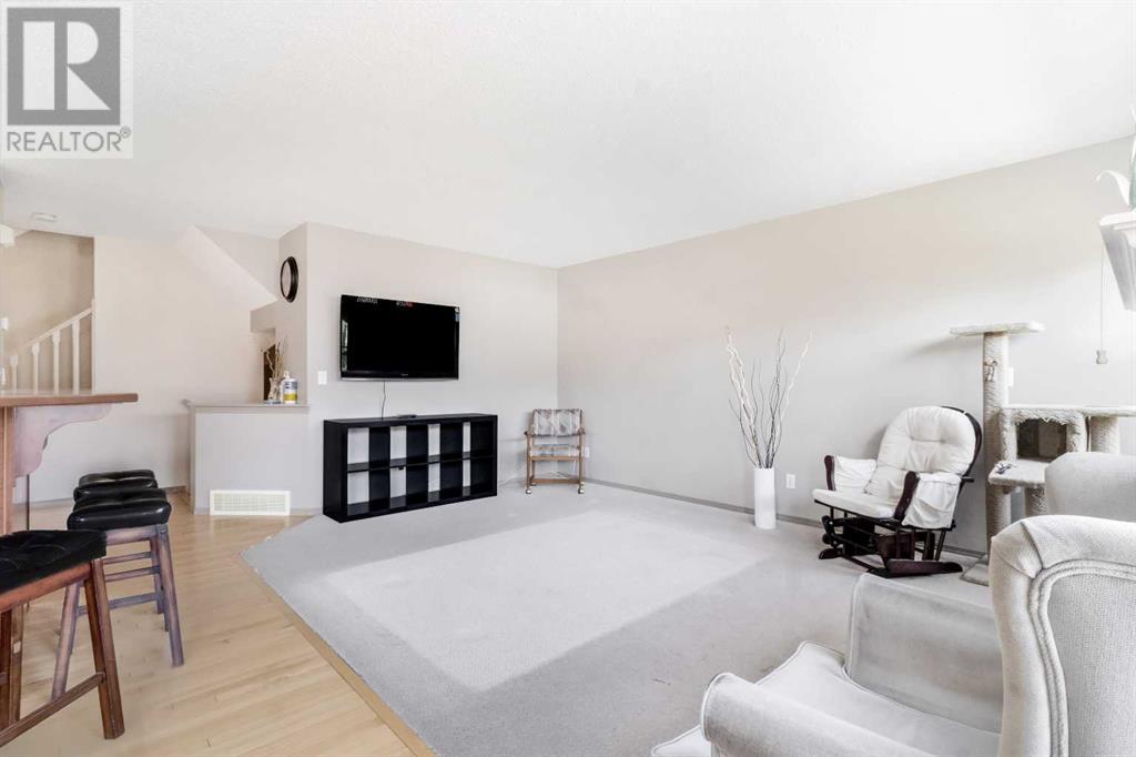 Single Family House for Sale in  New Brighton Drive SE New Brighton Calgary 