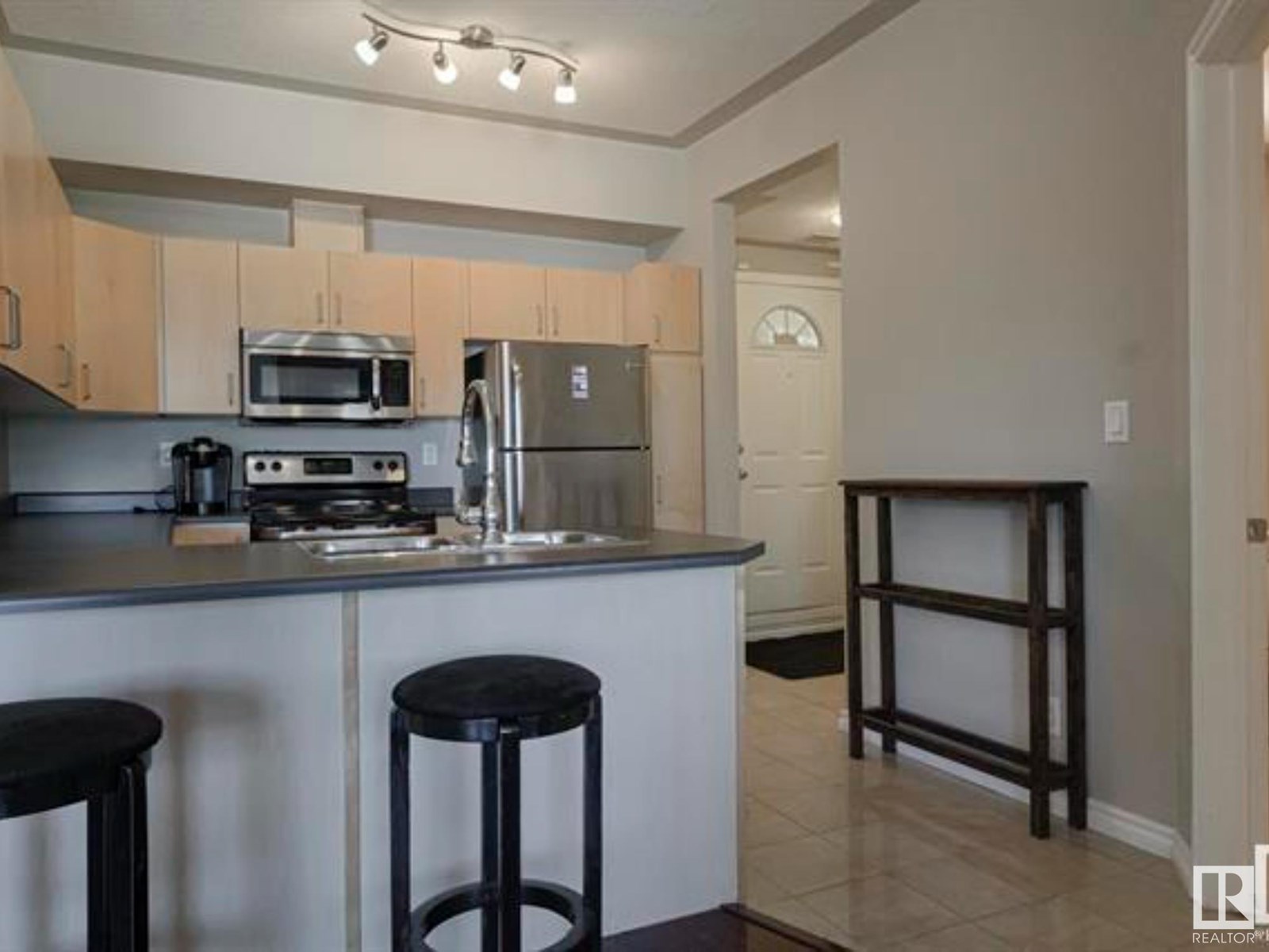 Photo 10 of 202 10707 102 Av Nw, Edmonton AB