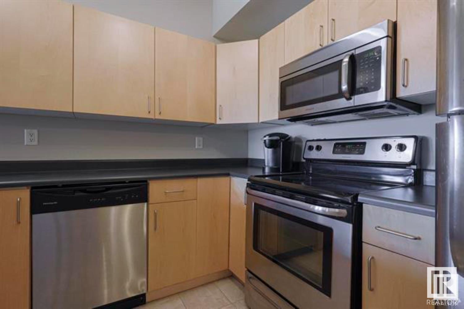 Photo 5 of 202 10707 102 Av Nw, Edmonton AB