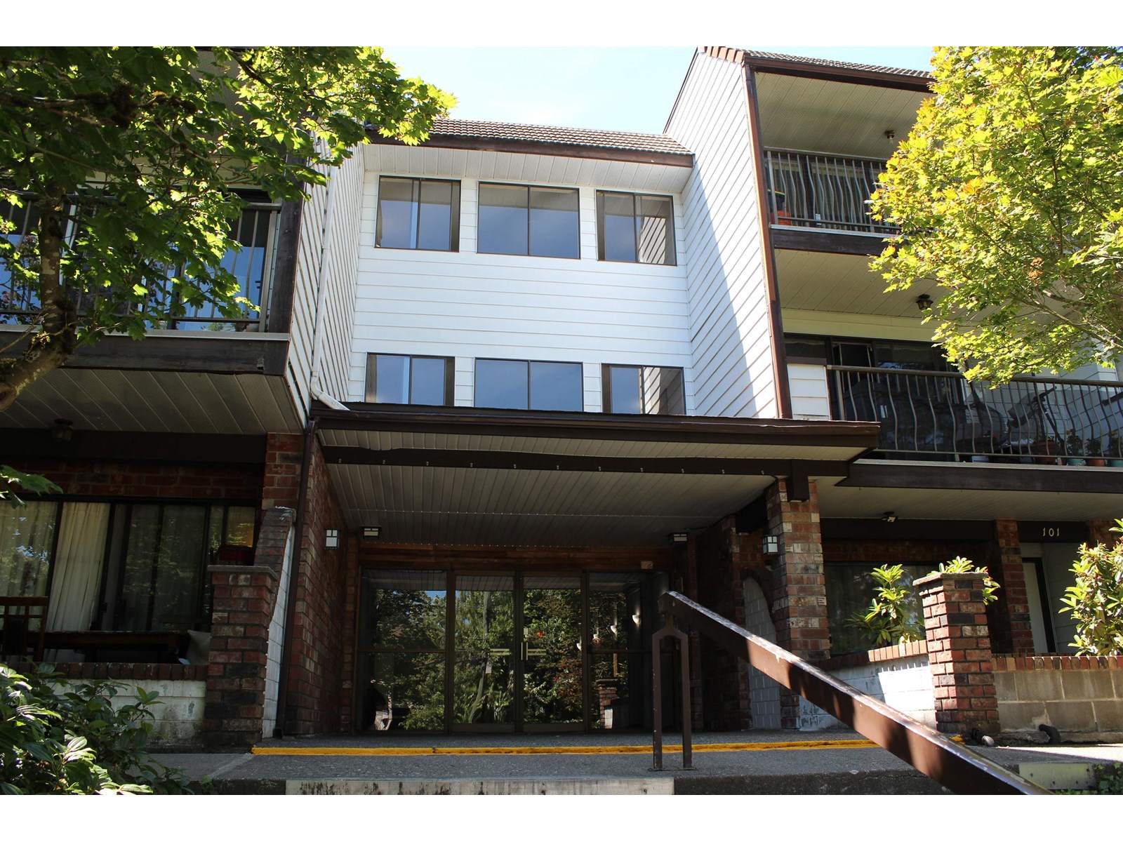 Photo 2 of 208 7473 140 Street, Surrey BC