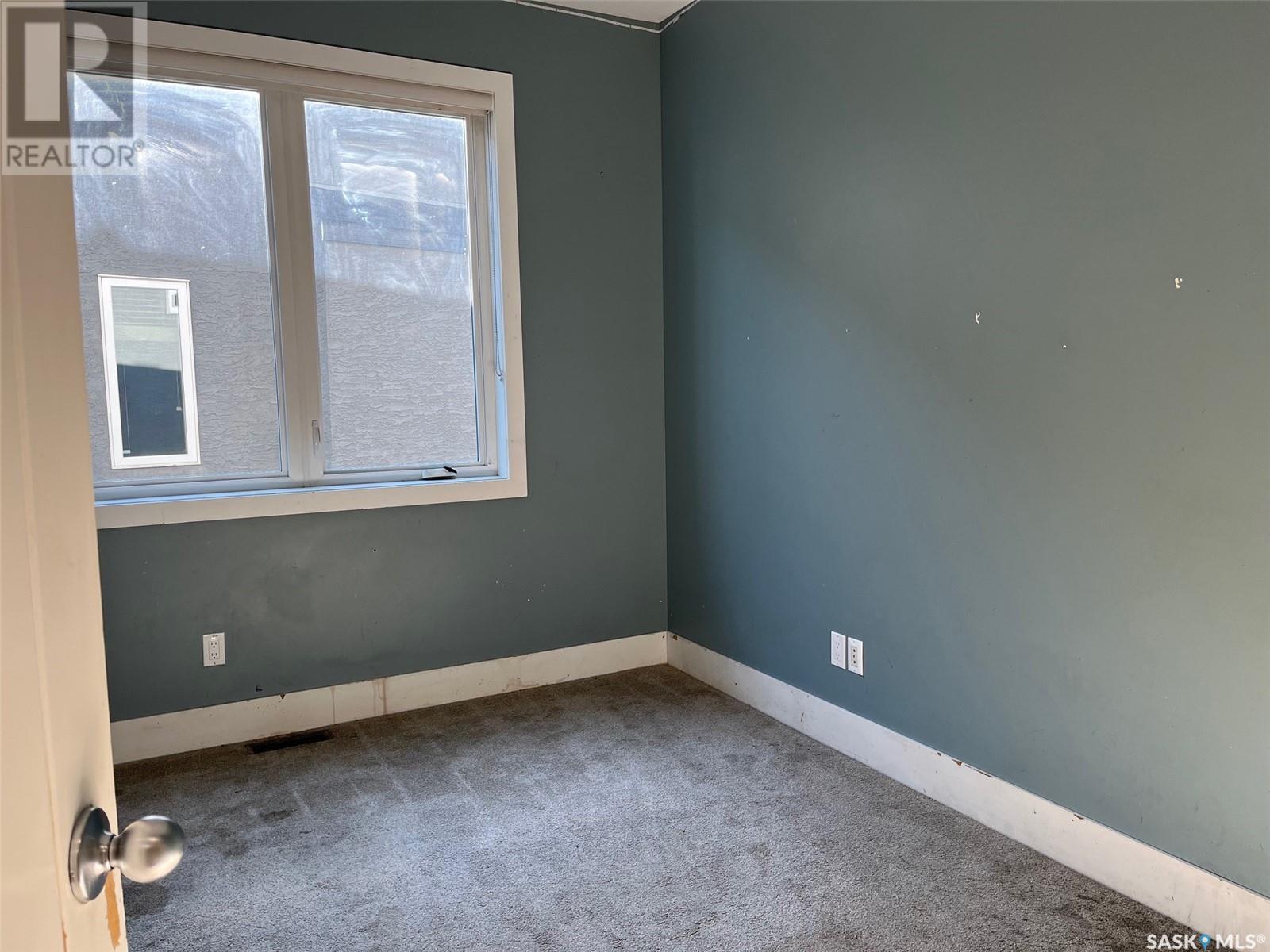 Single Family House 2 Level for Sale in  Jameson CRESCENT Regina 