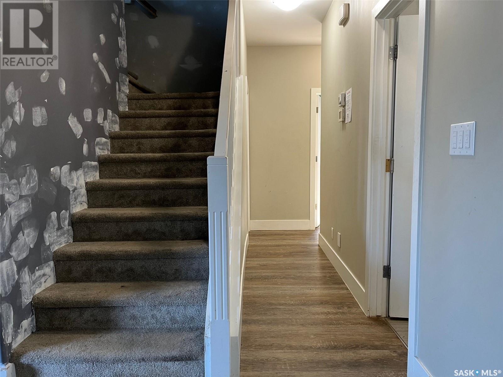 Single Family House 2 Level for Sale in  Jameson CRESCENT Regina 