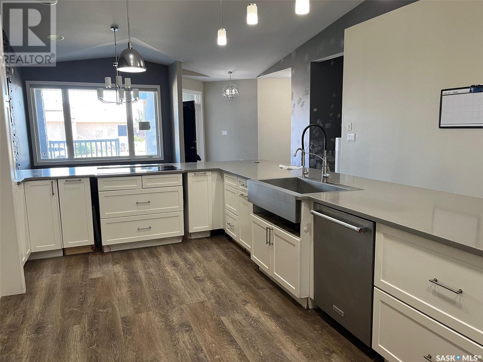 Single Family House 2 Level for Sale in  Jameson CRESCENT Regina 