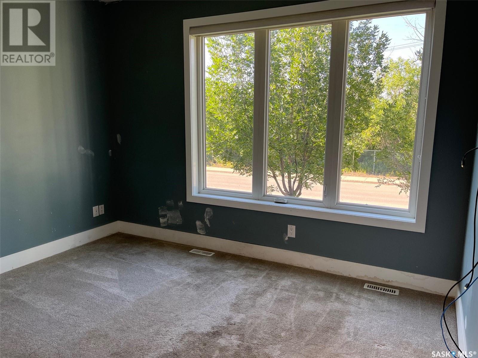 Single Family House 2 Level for Sale in  Jameson CRESCENT Regina 