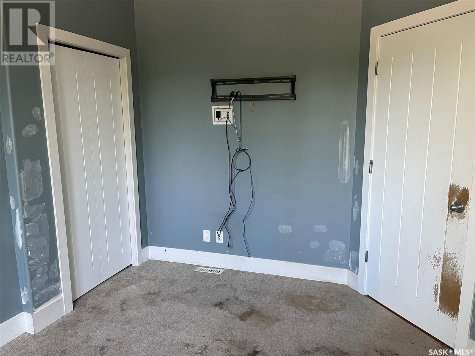 Single Family House 2 Level for Sale in  Jameson CRESCENT Regina 